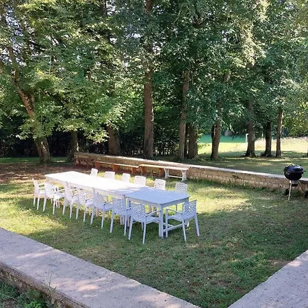 Hébergement de vacances Maison Familiale Près Du Zoo Et Du Circuit - Fr-1-410-463 Bazouges-sur-le-Loir